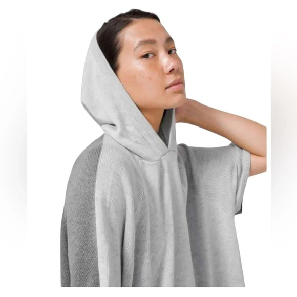 LULULEMON Womens Opened Up Hooded Poncho Size S/M Gray Color Block Tunic Sweater - Picture 2 of 8